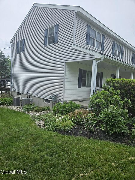 3rd image of 2122 Orchard Park Drive