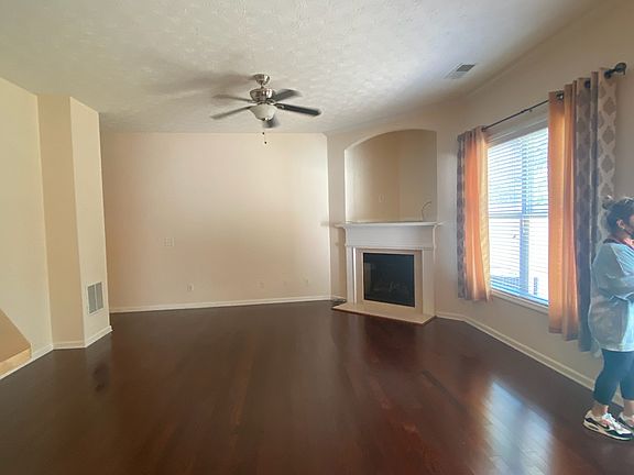 3rd image of 207 Green Bridge Ct #207