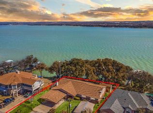 6916 Quarteroaks Dr, Azle, TX 76020