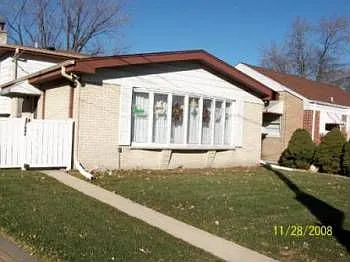 7642 Niles Center Rd photo 1