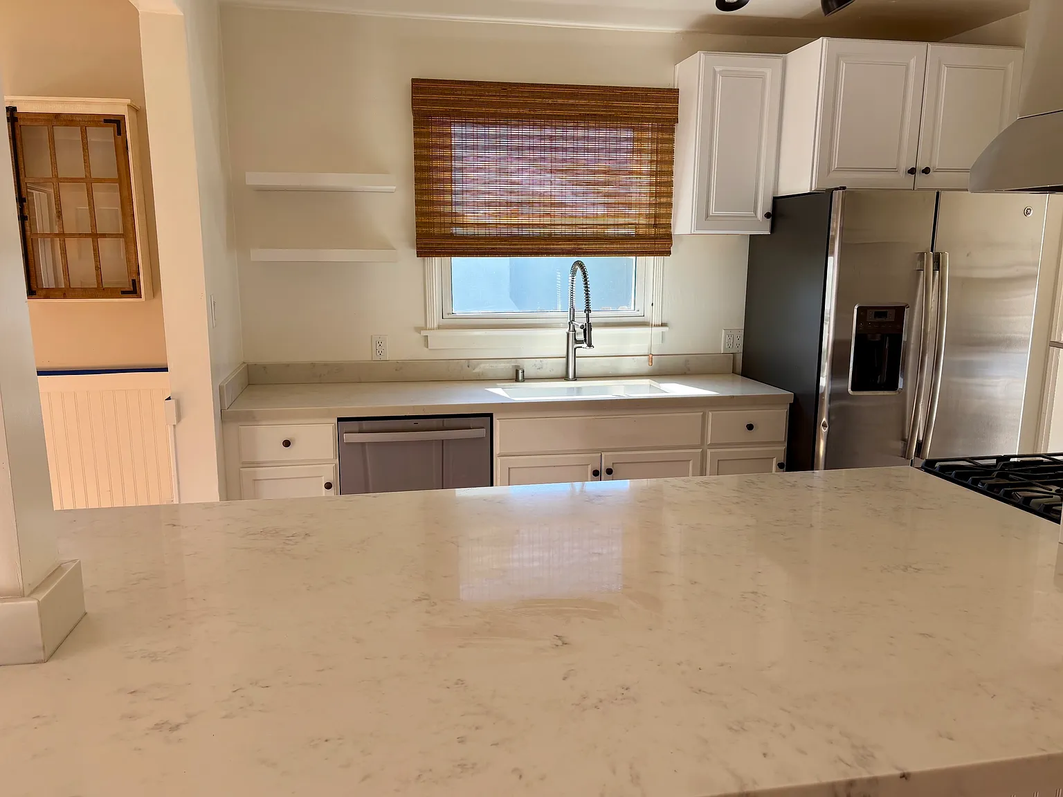 2 bed, 979 sqft, $5,200 — Photo 3