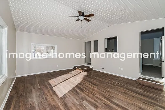 3 bed, 2.0 bath, 2000 sqft, $2,595 — Photo 4