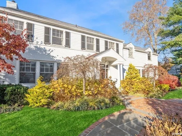 11 Nassau Drive, Great Neck, NY 11021