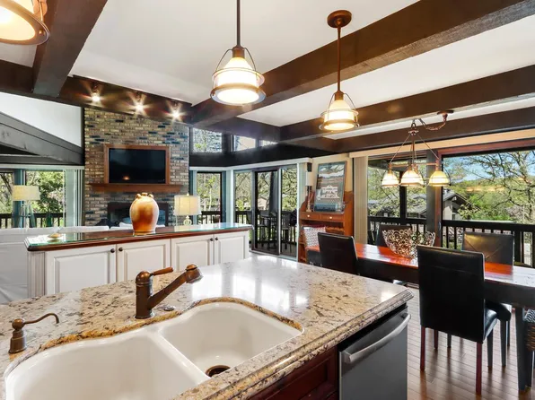 845 Hillside DRIVE #G2, Fontana, WI 53125