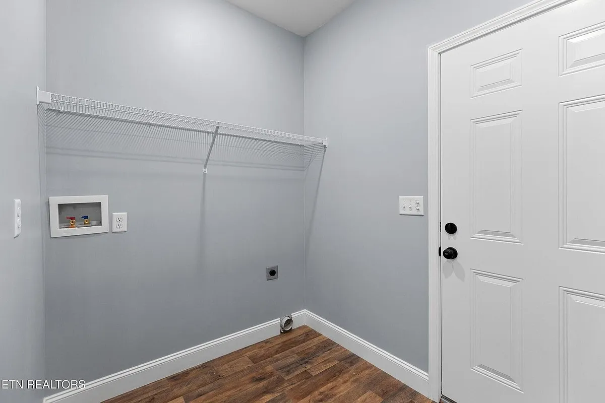 Property Photo - 2319 Island Blvd