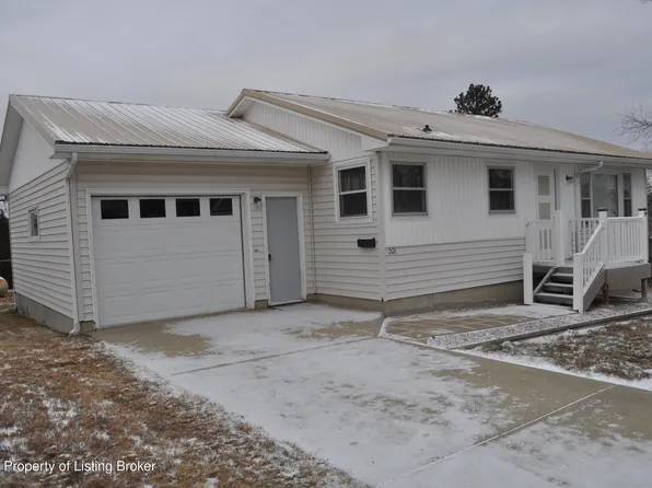 501 4th St W, Lemmon, SD 57638