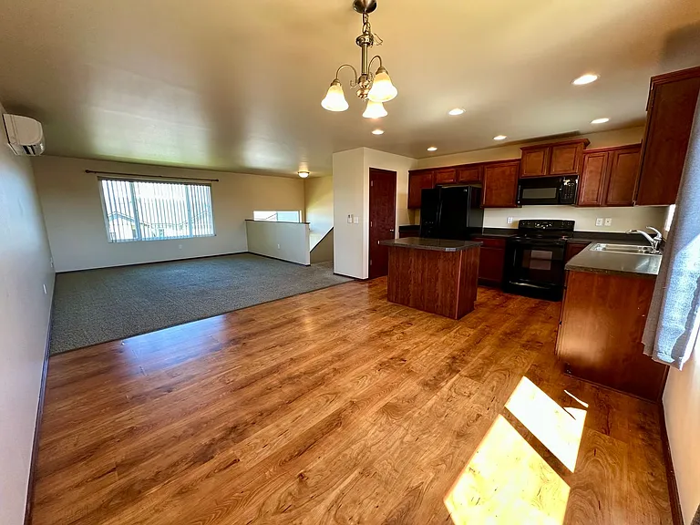 2706 N Susie Ct — Photo 7