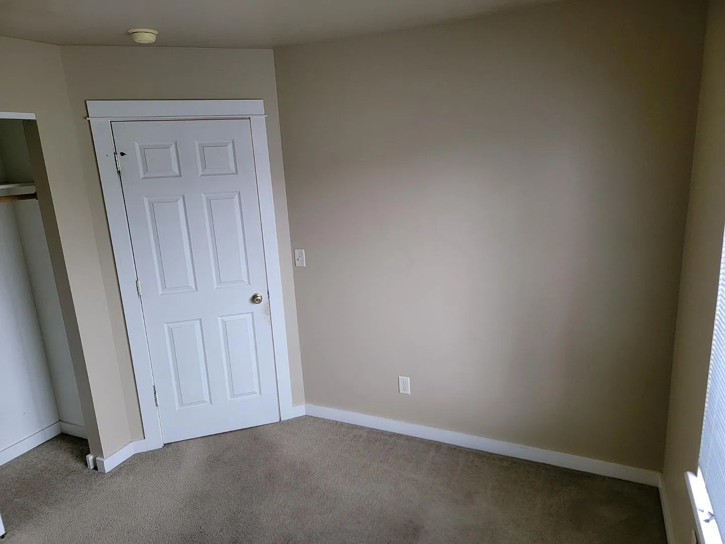 3 bed, 1324 sqft, $900 — Photo 4