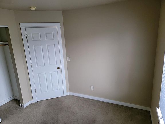 4th image of 2901 Annie St