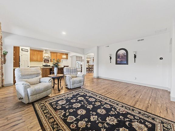 4th image of 9712 Kokanee Dr