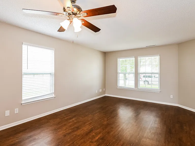 8652 Orchard Grove Ln — Photo 6