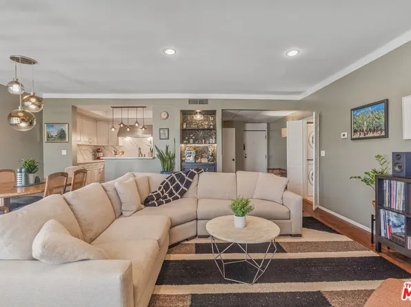 12115 San Vicente Blvd Unit 303, Los Angeles, CA 90049
