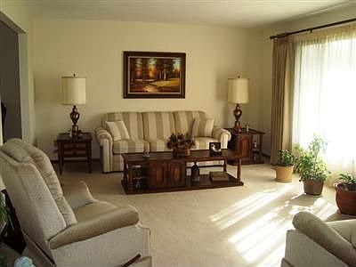 3rd image of 1906 Kemble Dr