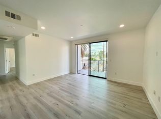 14612 Calvert St #302, Van Nuys, CA 91411