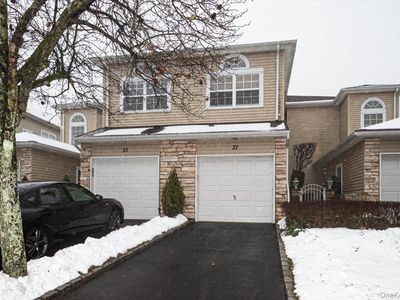 37 Windwatch Drive, Hauppauge, NY, 11788