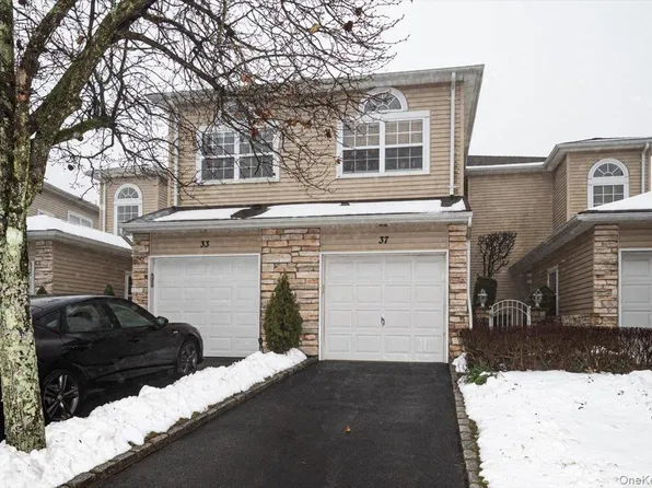 37 Windwatch Drive, Hauppauge, NY 11788