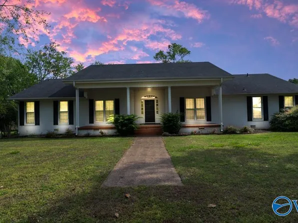 147 Manor House Dr, Huntsville, AL 35811