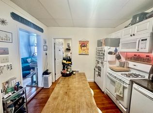 357 Hanover St APT 1, Boston, MA 02113