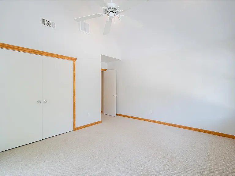 5425 Dickson St — Photo 35
