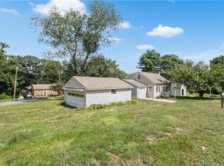 12 Richards Grove Rd, Quaker Hill, CT 06375