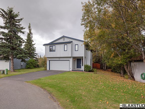 2nd image of 9826 Gravina Cir