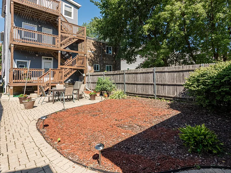 1715 N Talman Ave — Photo 17