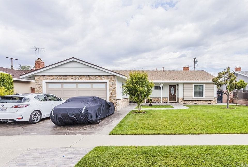 1st image of 11392 Park Ln