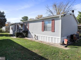 11326 Lakeside Dr, Hagerstown, MD 21740