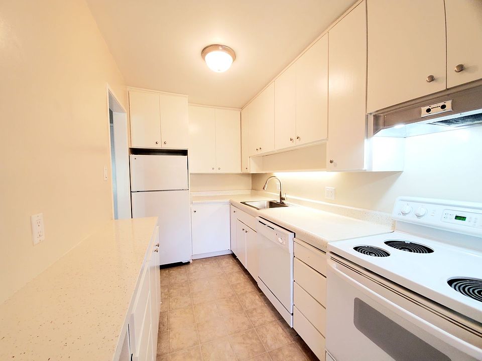 1st image of 800 N Delaware St APT 208
