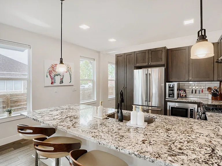 1630 Winona Ct — Photo 9