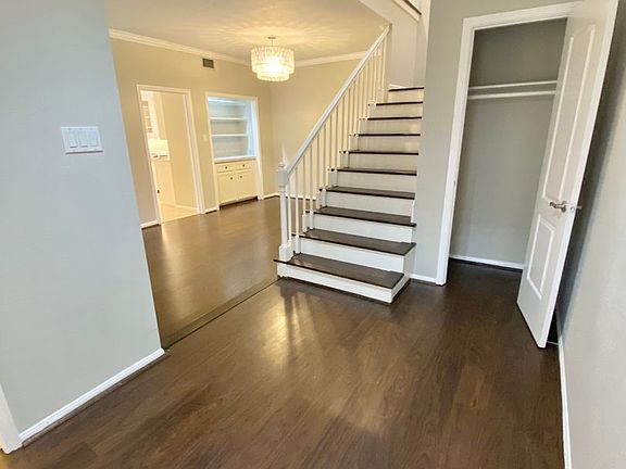 2nd image of 1439 Bering Dr #1523