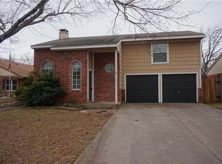 905 Canary Ln, Mansfield, TX 76063