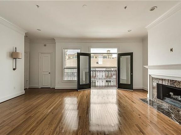 5th image of 2885 Woodside St #332