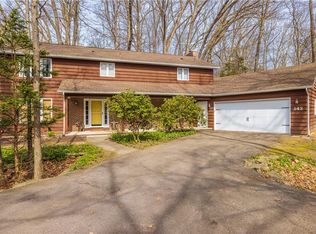 142 Thornell Rd, Pittsford, NY 14534