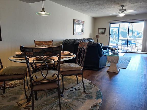 3rd image of 810 E Gilchrist Ct APT 3B