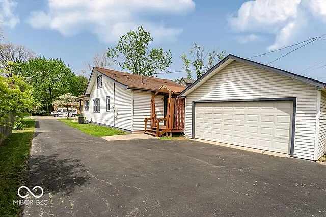 945 Cecil Ave — Photo 23