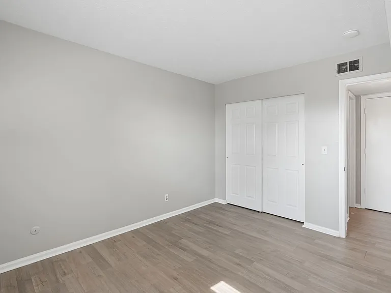 815 Riverview Dr #G — Photo 10