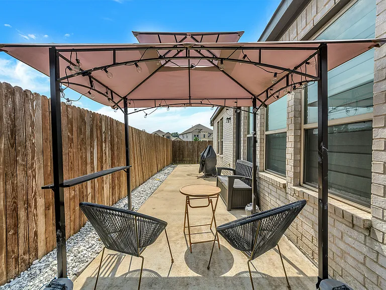 2124 Bailey St — Photo 25