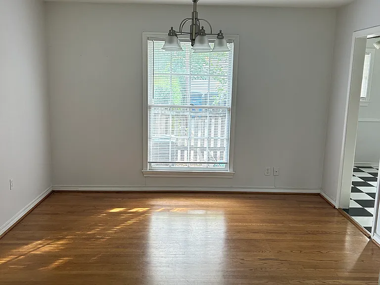 9428 Forest Hills Pl — Photo 3