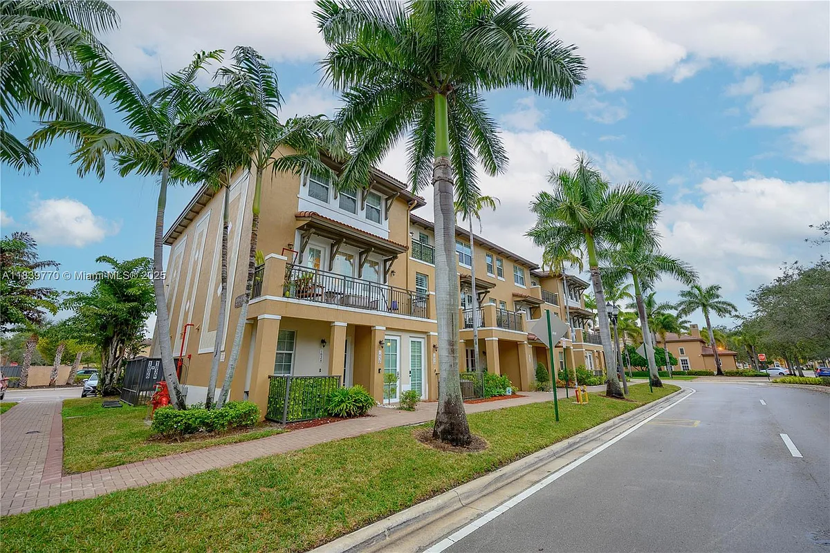 Building Photo - 1030 SW 147th Ave
