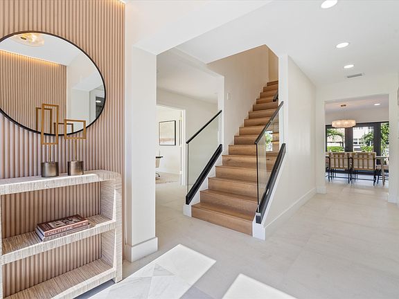 5th image of 3711 NE 27th Avenue