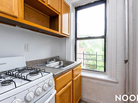 3rd image of 148 Hancock St #1M