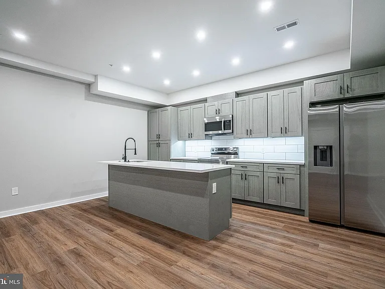 1217 E Columbia Ave #2 — Photo 5