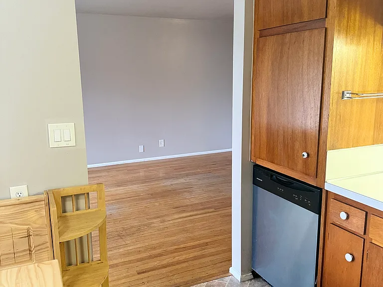 521 Avenue D #2 — Photo 8