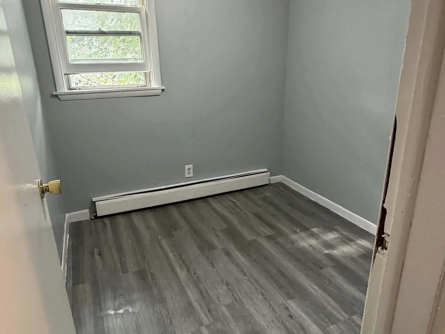 3 bed, 800 sqft, $950 — Photo 2