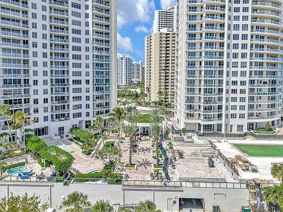 5th image of 2700 N Ocean Dr APT 902B