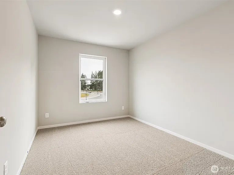 2126 Trailside Dr NE — Photo 8