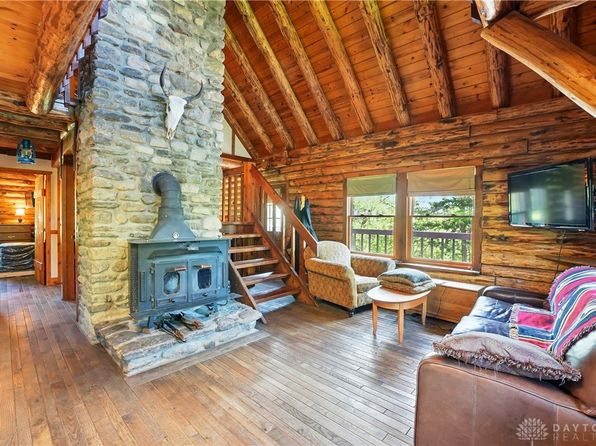 8240 Cedar Hill Rd, Waynesville, OH 45068