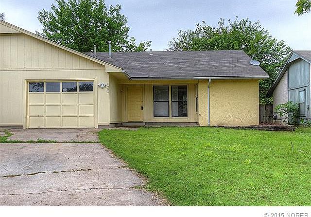 1st image of 4904 S Hickory Ave
