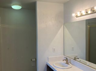 740 Harbor Dr, Madera, CA 93637